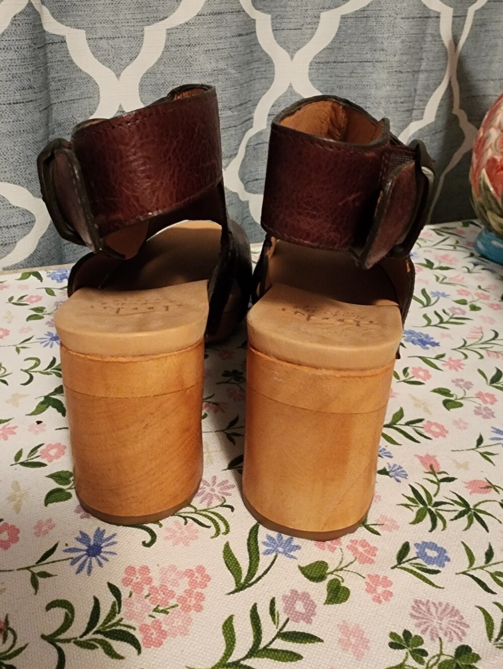 Dansco Olinda Octavia Women's Brown Leather Open-Toe Wood Platform Sandals - Picture 3 of 6